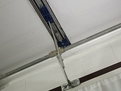 установка защитных роллет